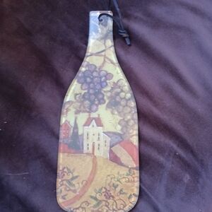 Decorative Vineyard Cheeseboard with Grapes Motif.